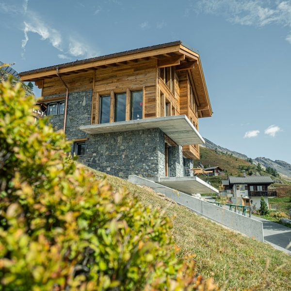 Chalets-auf-der-Lauchernalp-Ansicht