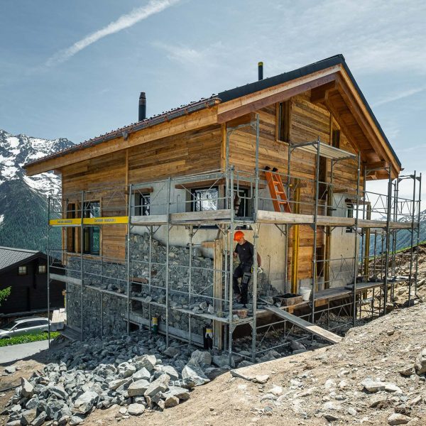 Chalets-auf-der-Lauchernalp-Arbeit