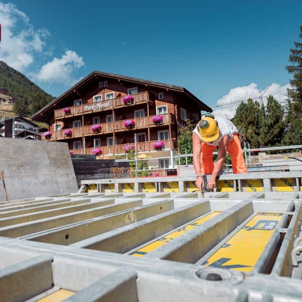 Gebr-Zangaffinen-AG-Referenzen-Hochbau-MFH-Albit-Saas-Fee-4